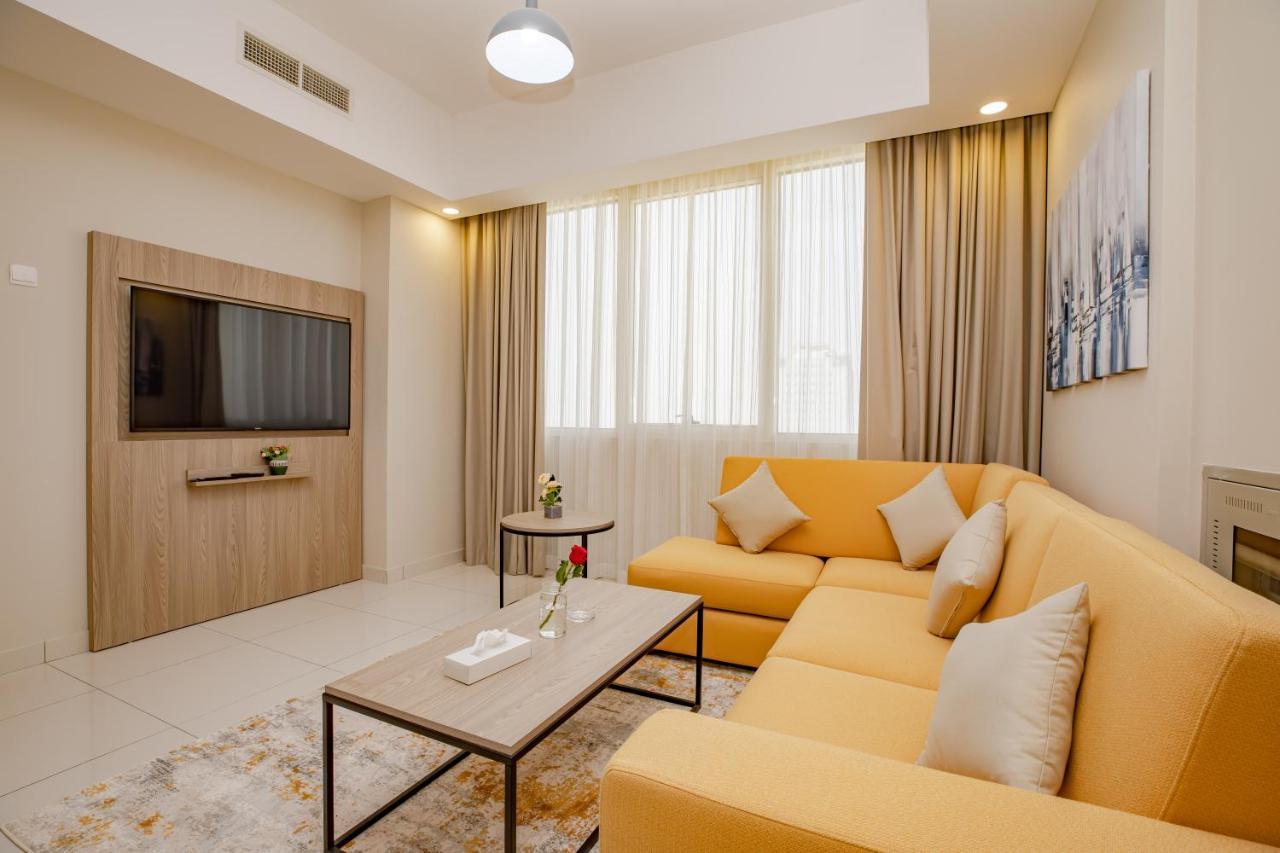 Platinum Coast Hotel Apartments Fudžajra Exteriér fotografie Living room